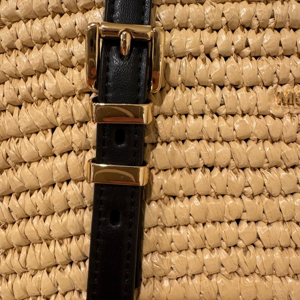 Michael Kors Isa Raffia Tote Large - Picture 5 of 14